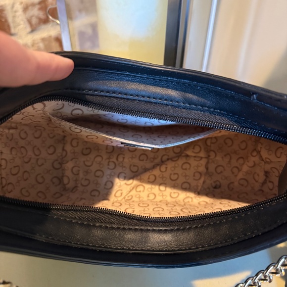 GUESS Palmillas Logo Crescent Black Crossbody Bag Chain & Long Strap - NWOT - Picture 4 of 7